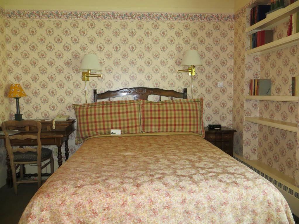 Petite Hotel