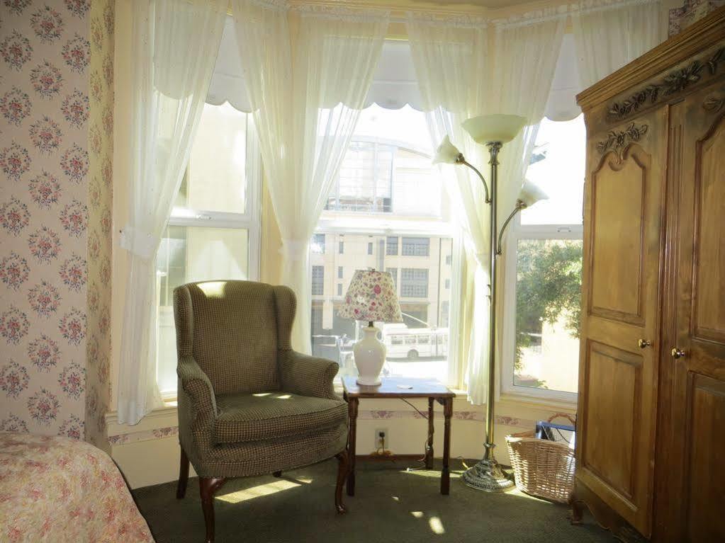 Hotel Petite 3*